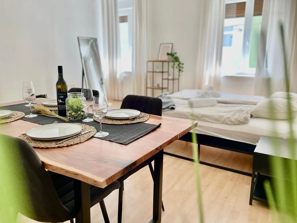 Central Comfy Apartment - Self Check-In 그라츠 0*,  오스트리아